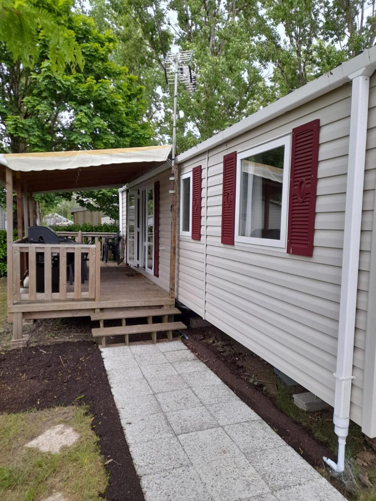 Mhvacances Louent Plusieurs Mobilhomes Dans Camping 4 Etoiles Proche Chateaux Et Zoo Beauval Onzain Exterior photo